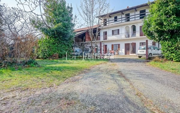 casale in vendita ad Agrate Conturbia