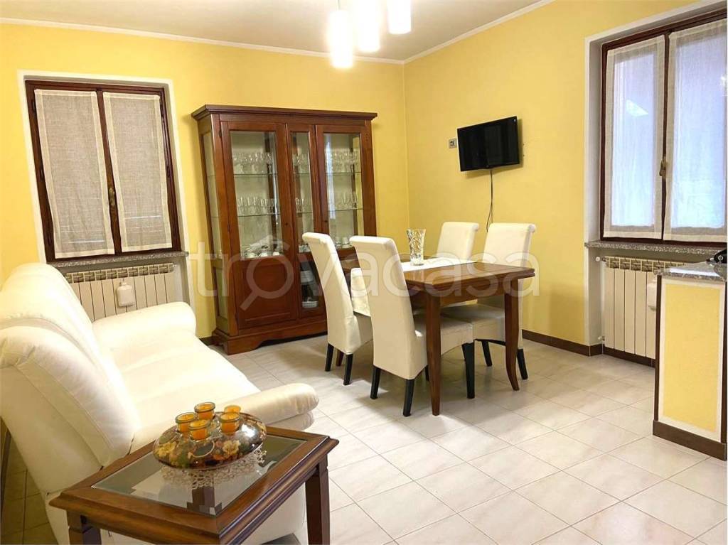 appartamento in vendita ad Agrate Conturbia