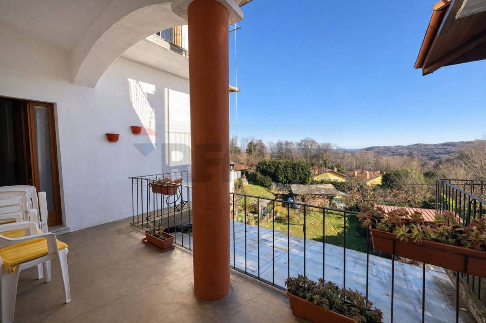 appartamento in vendita ad Agrate Conturbia