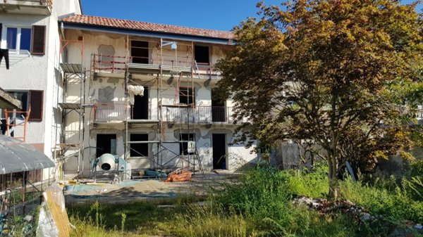 casale in vendita ad Agrate Conturbia