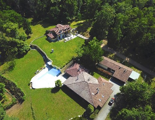 casa indipendente in vendita ad Agrate Conturbia in zona Conturbia