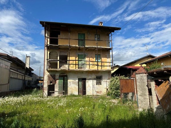 appartamento in vendita ad Agrate Conturbia