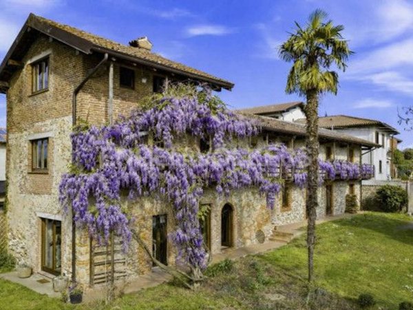 casa indipendente in vendita ad Agrate Conturbia