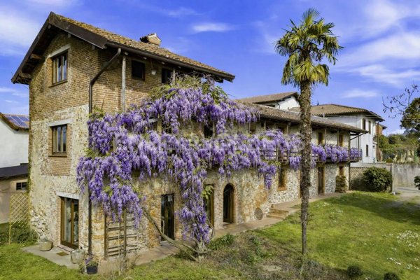 casa indipendente in vendita ad Agrate Conturbia
