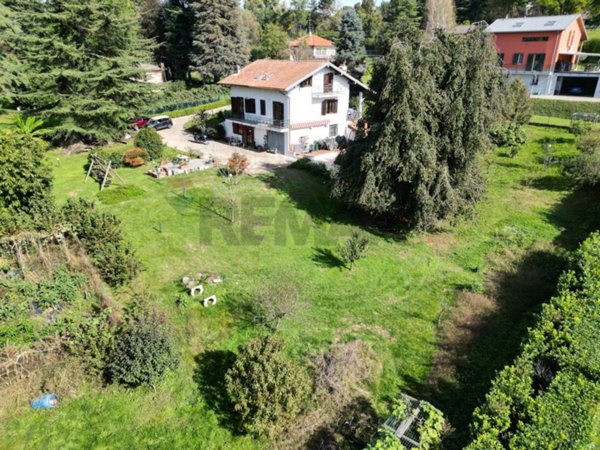 casa indipendente in vendita ad Agrate Conturbia