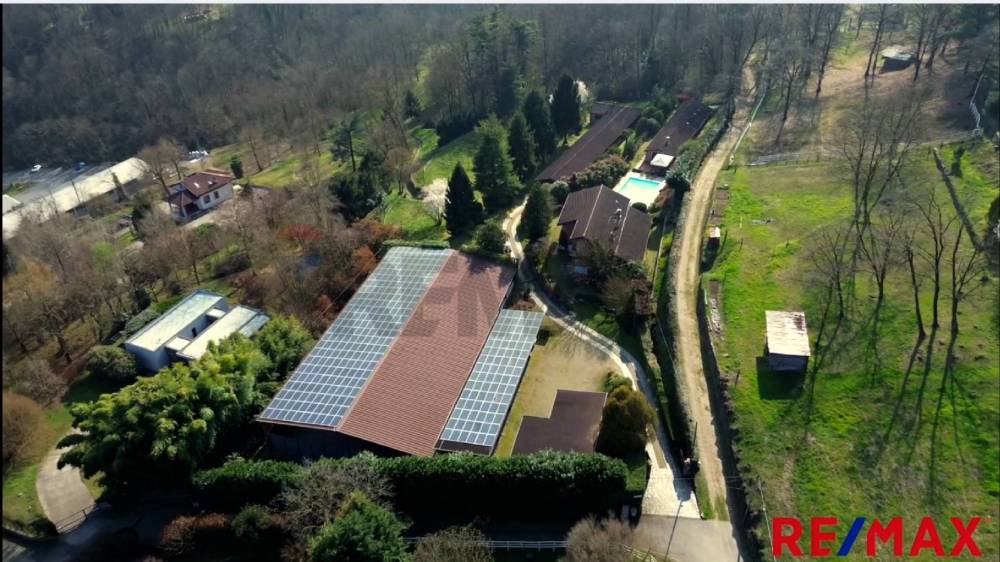 casa indipendente in vendita ad Agrate Conturbia