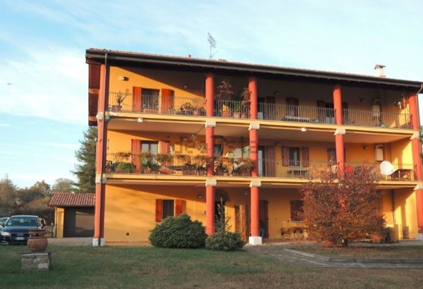 appartamento in vendita ad Agrate Conturbia in zona Agrate
