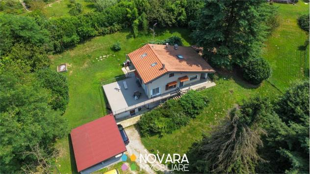 casa indipendente in vendita ad Agrate Conturbia in zona Agrate