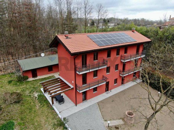 casa indipendente in vendita ad Agrate Conturbia