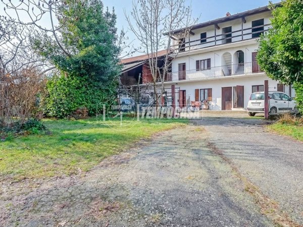 casale in vendita ad Agrate Conturbia in zona Conturbia