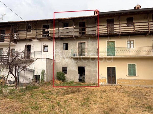 casa indipendente in vendita ad Agrate Conturbia in zona Conturbia