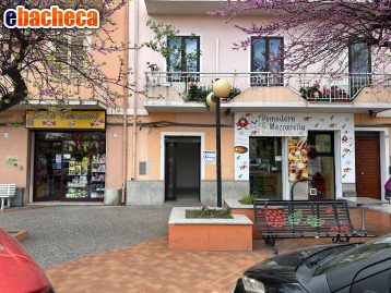 locale commerciale in vendita a Firenze in zona Centro Storico