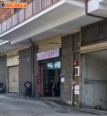 locale commerciale in vendita a Firenze in zona Gavinana