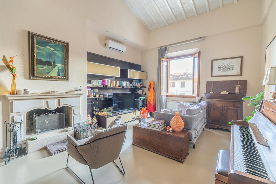 casa indipendente in vendita a Firenze in zona Centro San Frediano