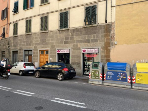 negozio in vendita a Firenze in zona Careggi