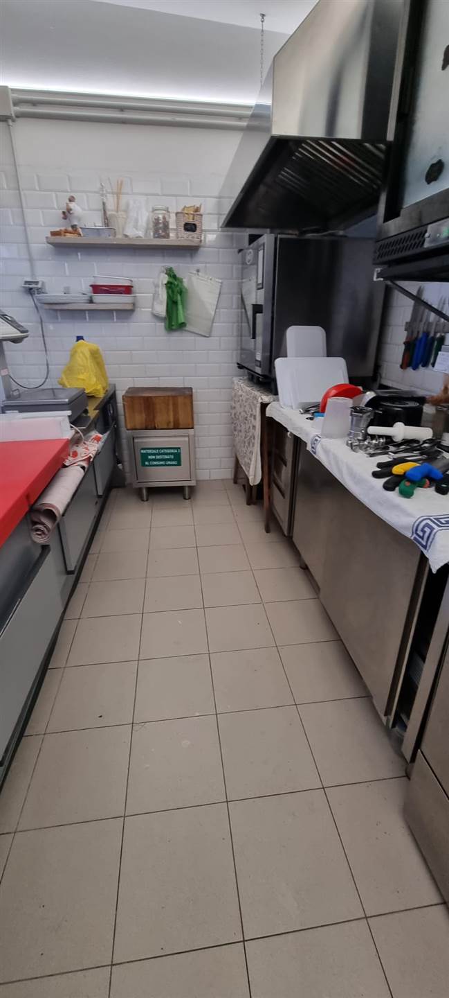 negozio in vendita a Firenze in zona Le Cure