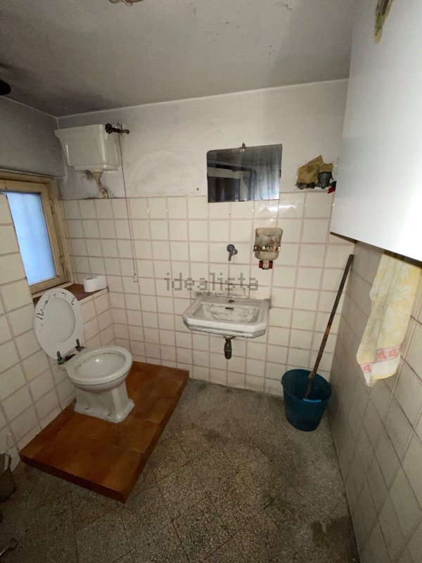 locale commerciale in vendita a Firenze