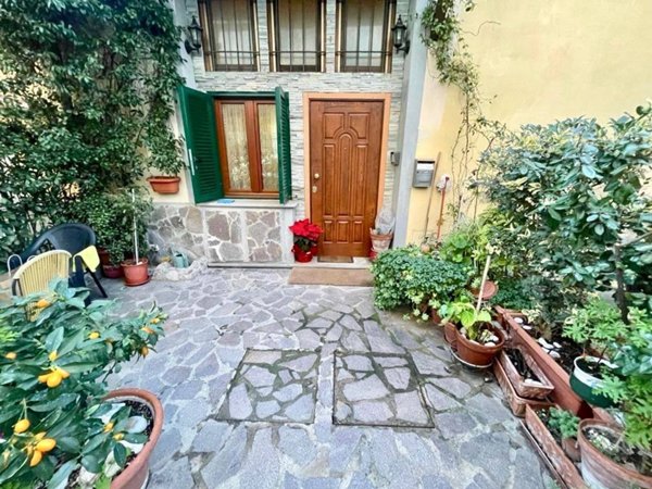casa indipendente in vendita a Firenze in zona Isolotto