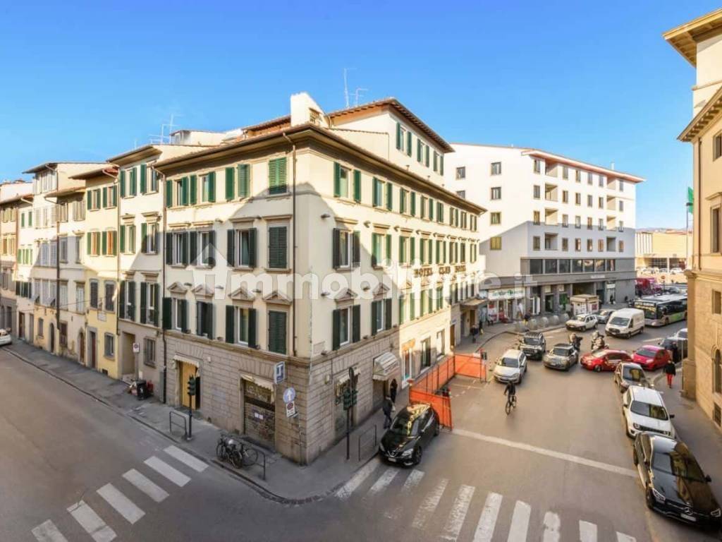 locale commerciale in vendita a Firenze