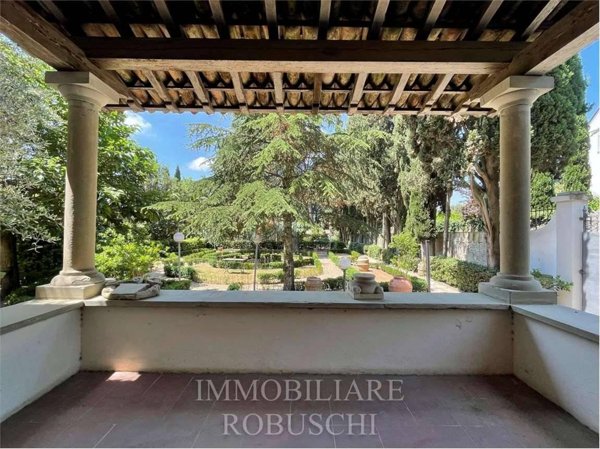 casa indipendente in vendita a Firenze in zona Settignano