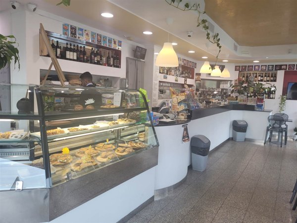 negozio in vendita a Firenze in zona Careggi