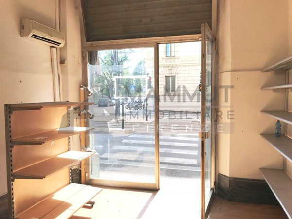 negozio in vendita a Firenze in zona Statuto