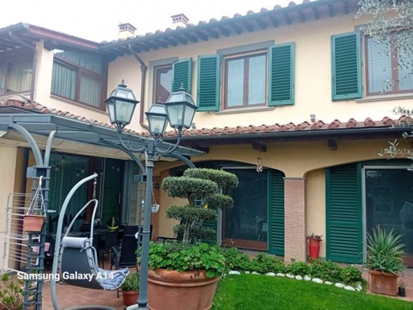 casa indipendente in vendita a Firenze in zona Novoli