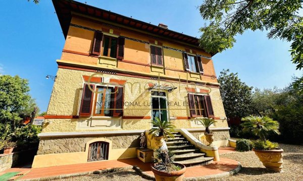 casa indipendente in vendita a Firenze in zona Settignano