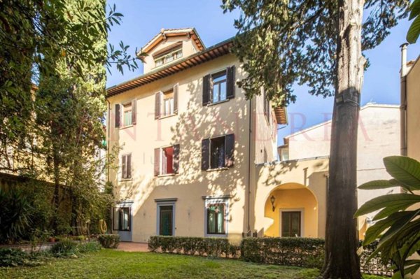casa indipendente in vendita a Firenze in zona Campo di Marte