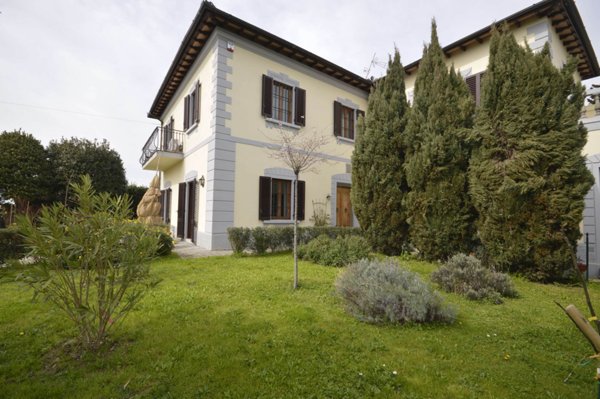 casa indipendente in vendita a Firenze