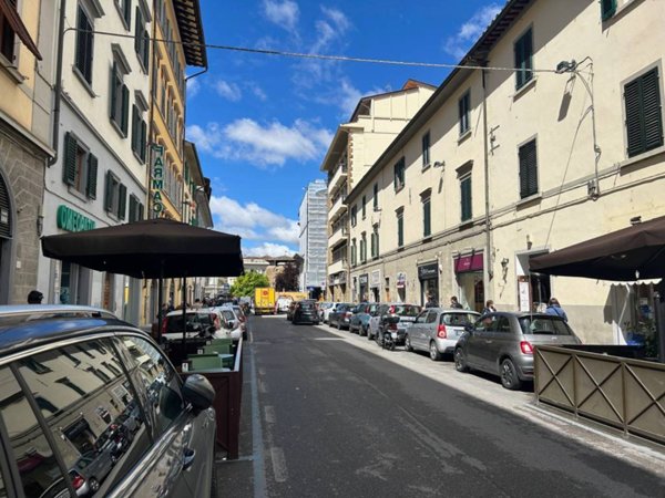 negozio in vendita a Firenze in zona Campo di Marte