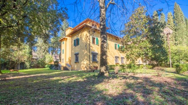 casa indipendente in vendita a Firenze in zona Settignano