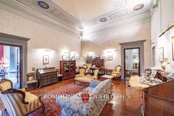 casa indipendente in vendita a Firenze in zona Centro Santa Maria Novella