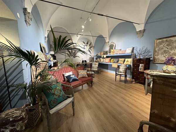 negozio in vendita a Firenze in zona Centro San Frediano