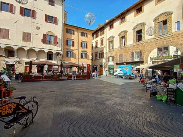 negozio in vendita a Firenze in zona Centro Santa Croce