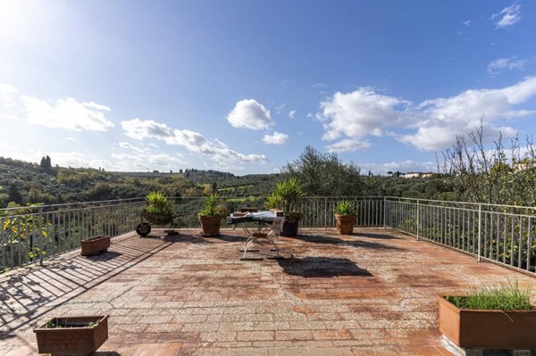 casa indipendente in vendita a Firenze in zona Bellosguardo