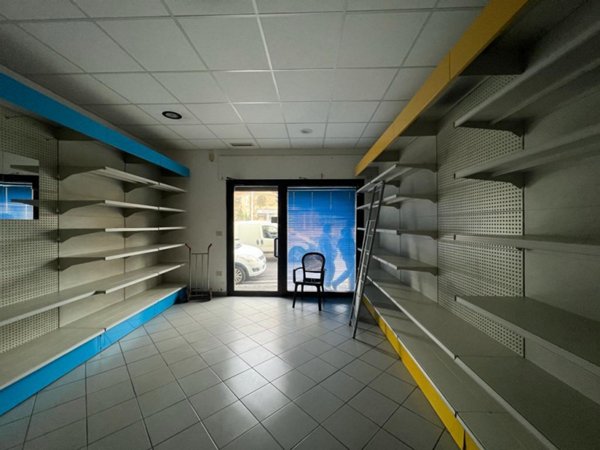negozio in vendita a Firenze in zona Porta Romana