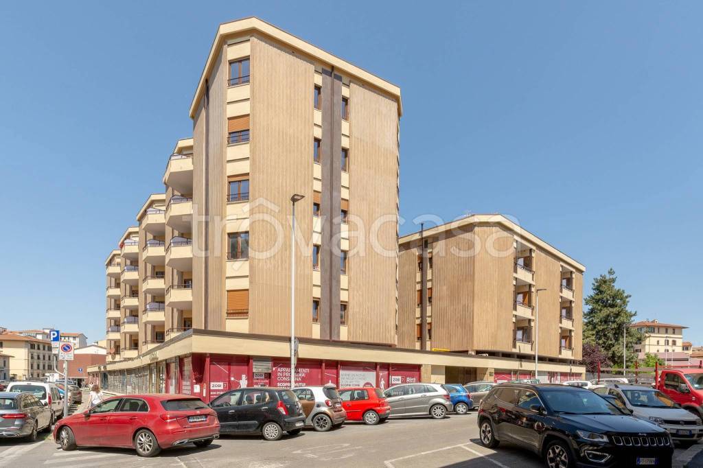 negozio in vendita a Firenze in zona Statuto