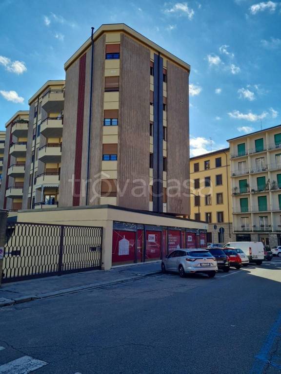 negozio in vendita a Firenze in zona Statuto