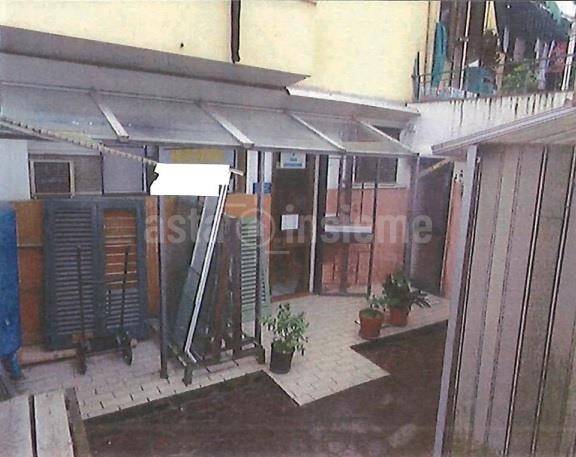 negozio in vendita a Firenze in zona Brozzi