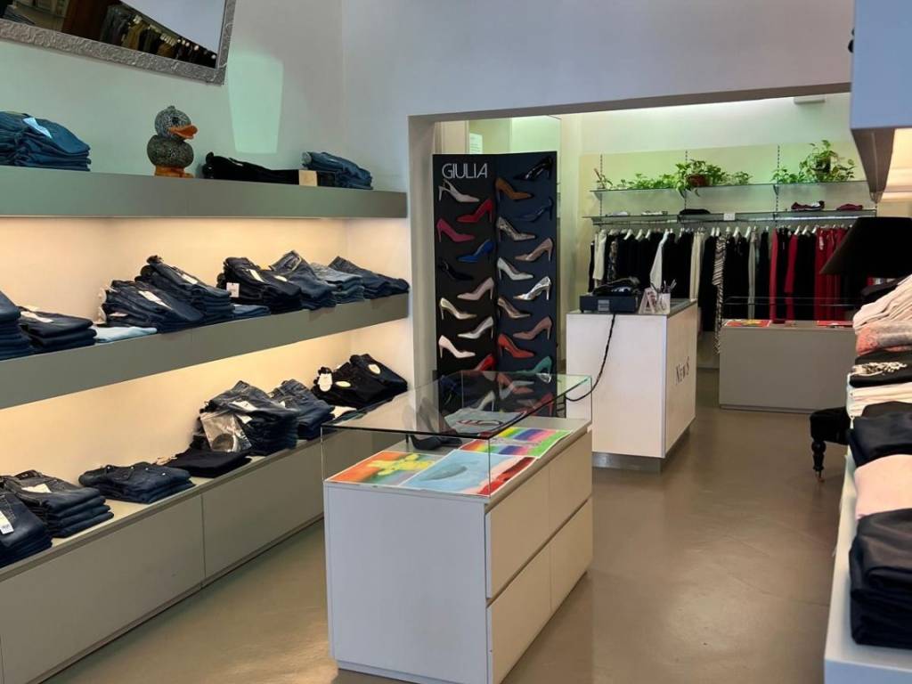 negozio in vendita a Firenze in zona Soffiano