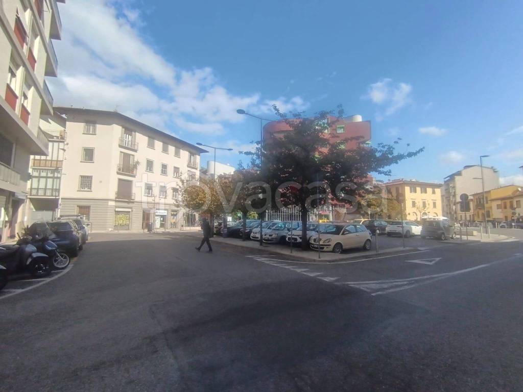 locale commerciale in vendita a Firenze in zona Centro Storico
