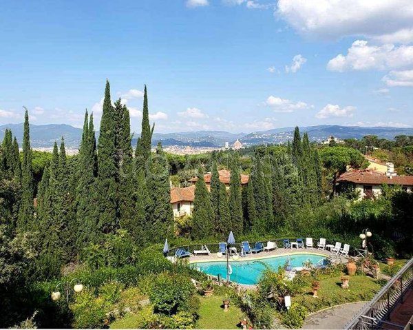 negozio in vendita a Firenze in zona Porta Romana