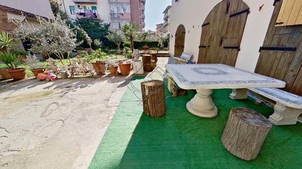 casa indipendente in vendita a Firenze in zona Isolotto