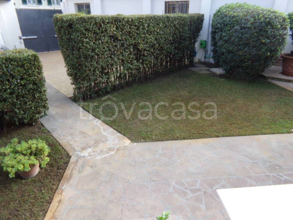 casa indipendente in vendita a Firenze in zona Coverciano