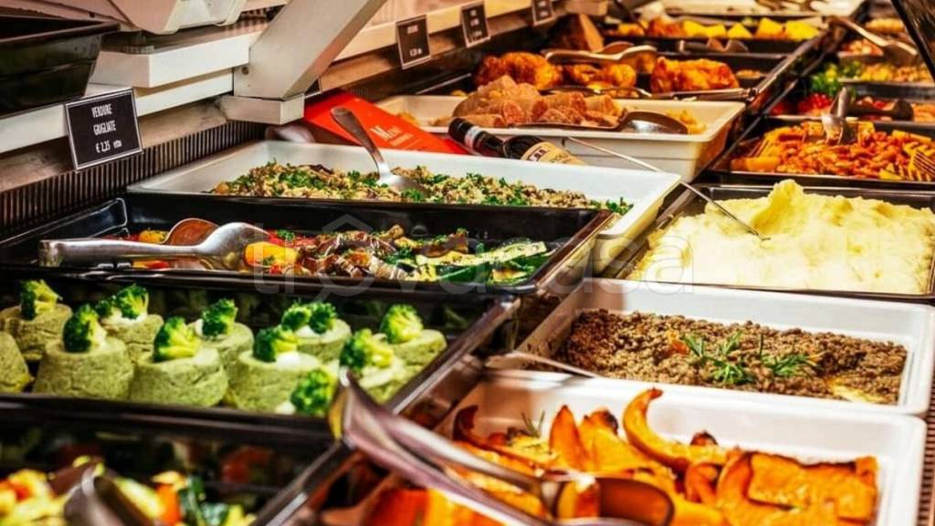 negozio in vendita a Firenze in zona Campo di Marte