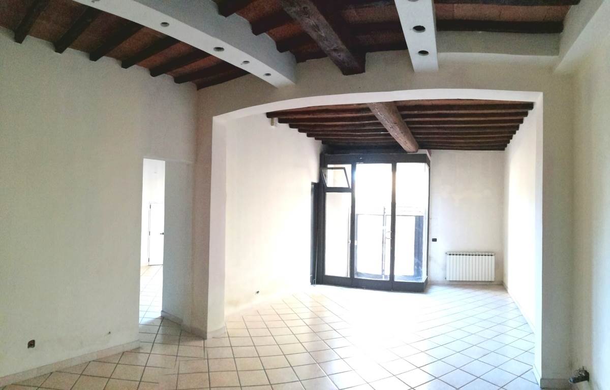 locale commerciale in vendita a Firenze in zona Gavinana