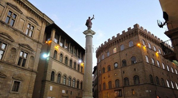 appartamento in vendita a Firenze in zona Centro Santa Maria Novella