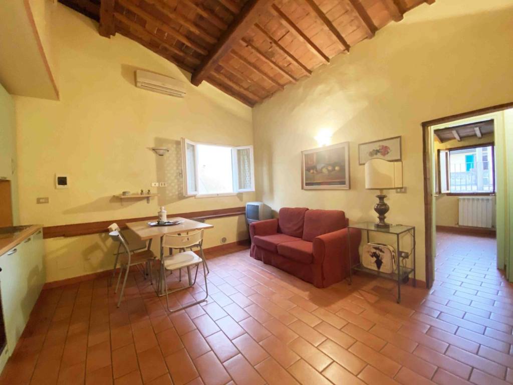 appartamento in vendita a Firenze in zona Centro Santa Maria Novella