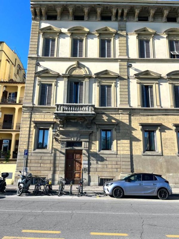 appartamento in vendita a Firenze in zona Centro Santa Croce